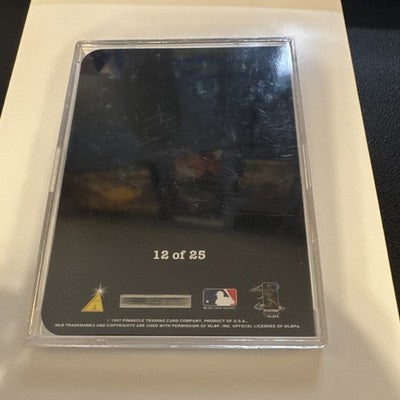 Pinnacle 1997 Ivan Rodriguez Passport to the Majors Puerto Rico 12/25 Card
