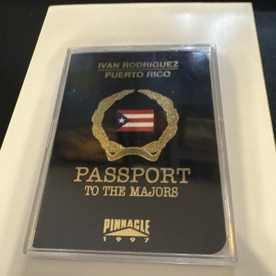 Pinnacle 1997 Ivan Rodriguez Passport to the Majors Puerto Rico 12/25 Card