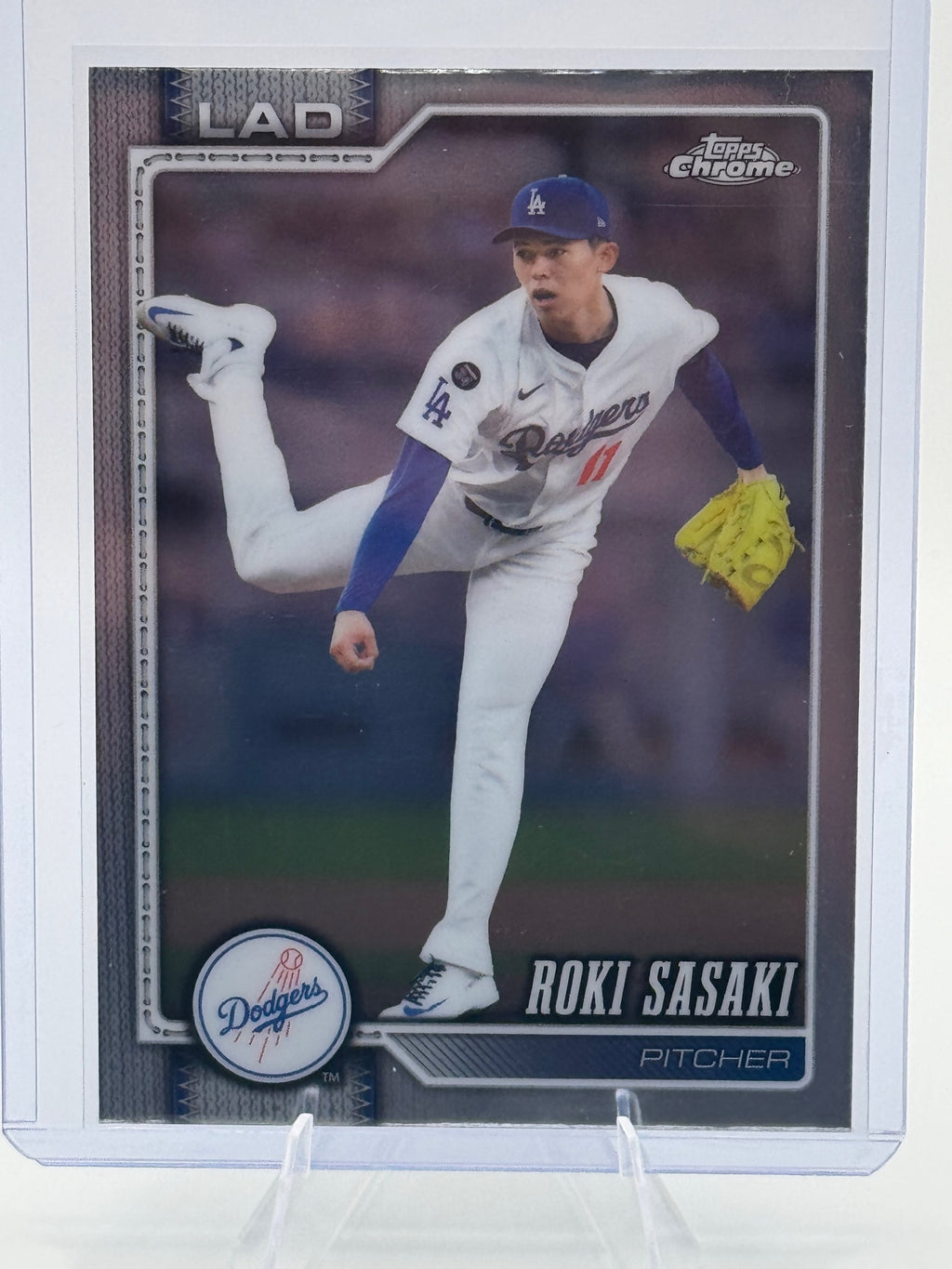 2026 Topps Chrome Roki Sasaki #199 Los Angeles Dodgers Near Mint or Better