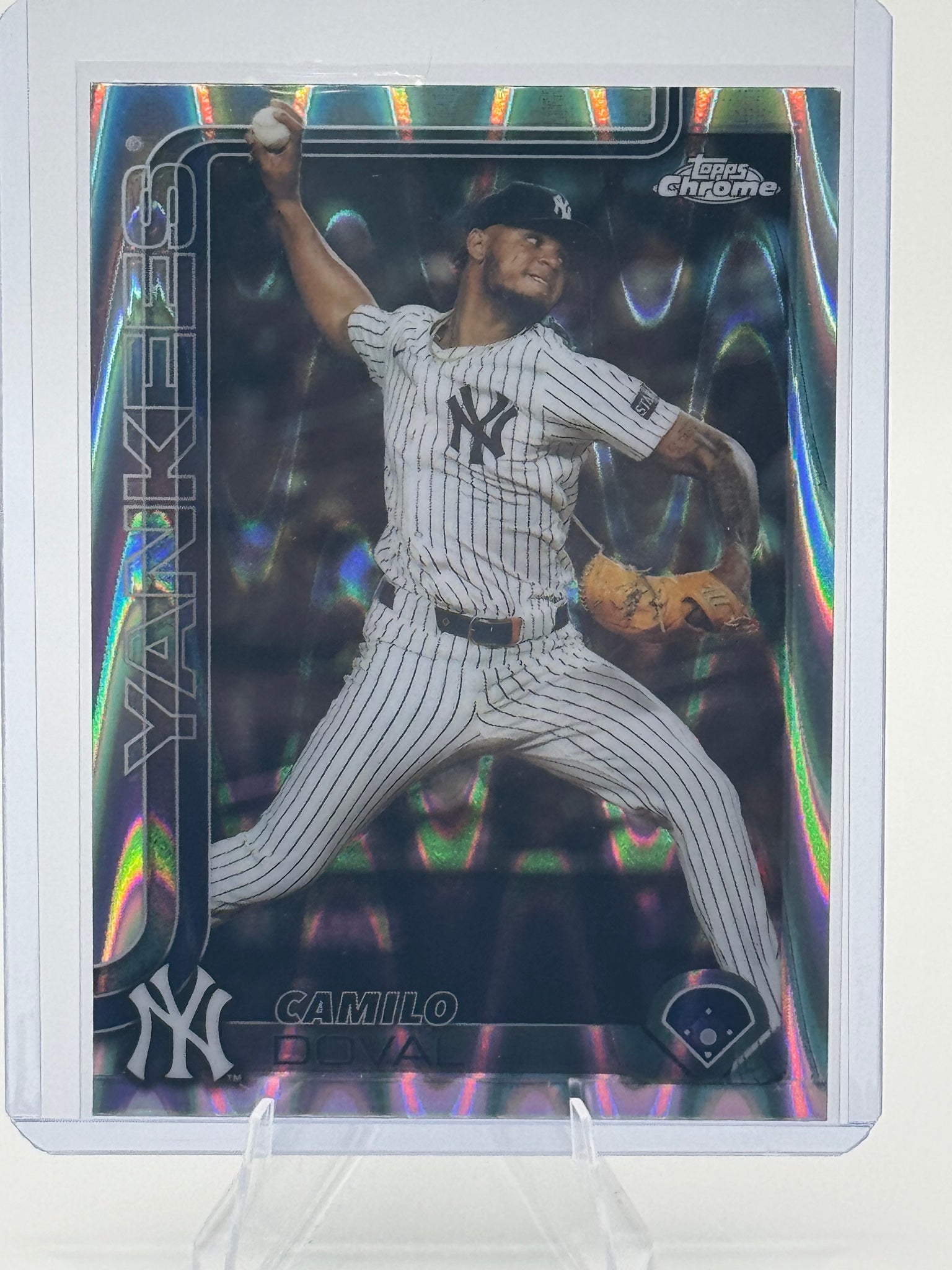 2025 Topps Chrome Update Camilo Doval #USC152 RayWave Refractor Yankees NM