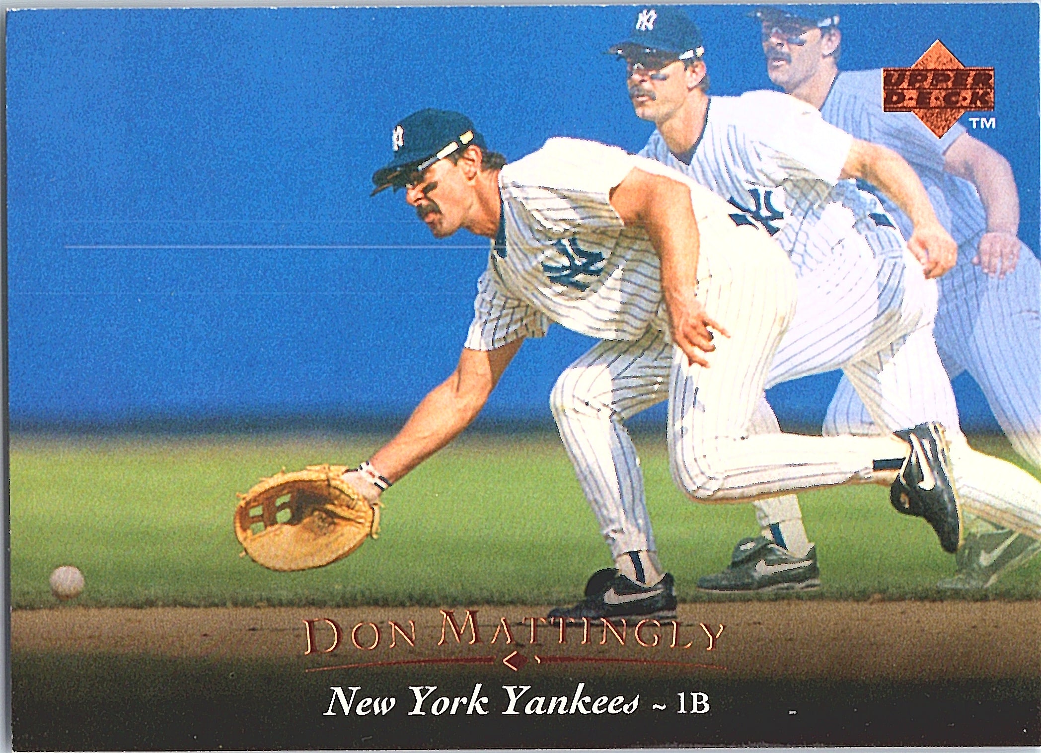 1995 Upper Deck Don Mattingly #210 Electric Diamond Gold New York Yankees EX